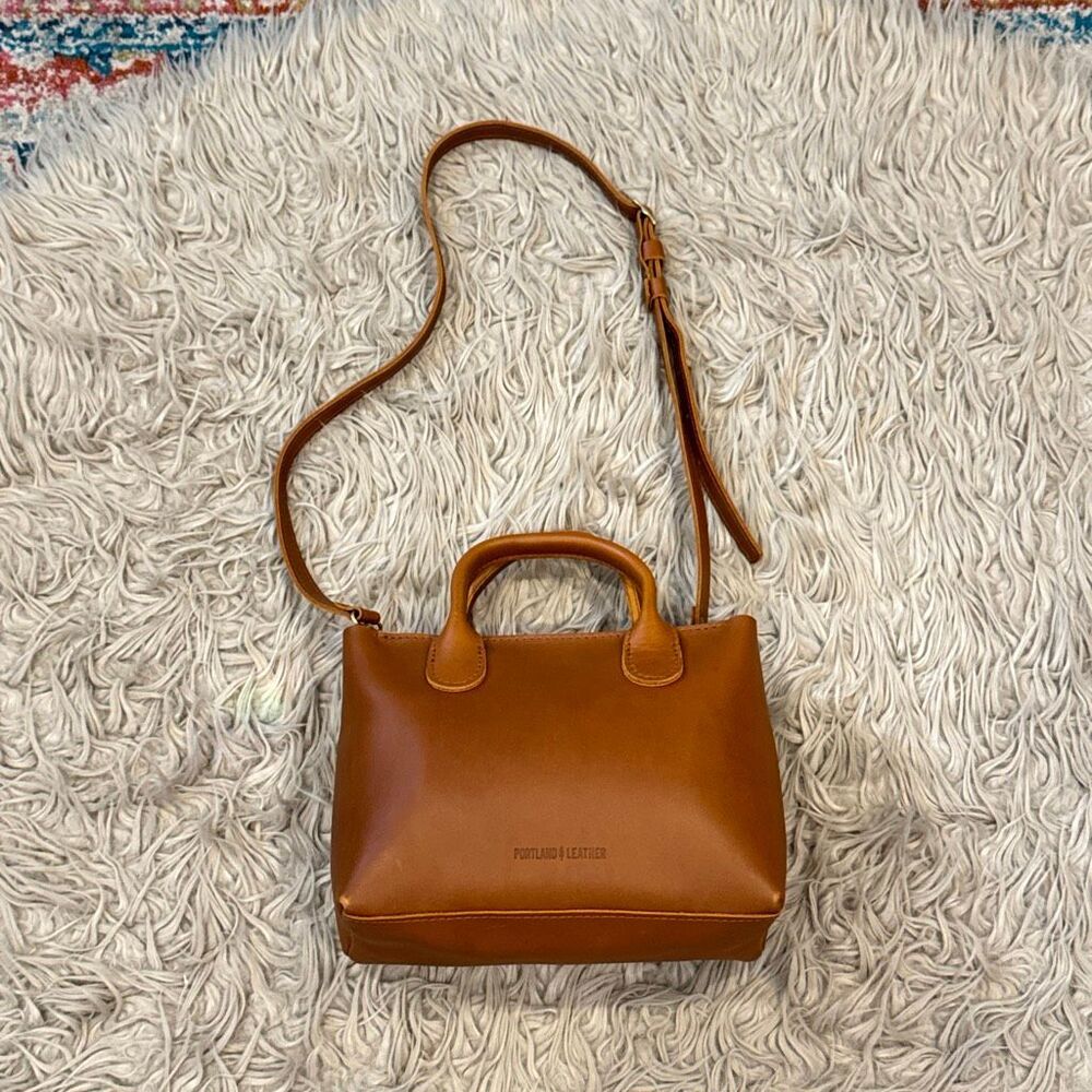 Portland Leather Goods Raindrop Crossbody Bag in the honey color